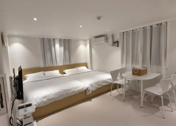 1-minute Walk From Ktx Station, Ultra-close To The Station, Cozy Accommodation, Luggage Storage, Haeon Bed and breakfast