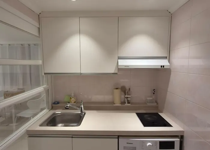 1-minute Walk From Ktx Station, Ultra-close To The Station, Cozy Accommodation, Luggage Storage, Haeon Bed and breakfast Ciudad Metropolitana de Busan