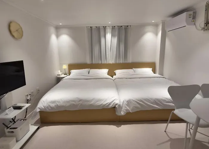 1-minute Walk From Ktx Station, Ultra-close To The Station, Cozy Accommodation, Luggage Storage, Haeon Ciudad Metropolitana de Busan
