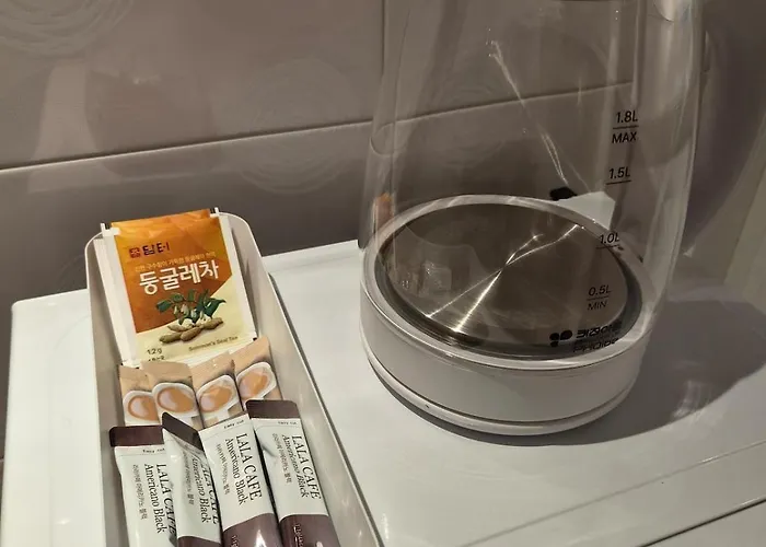 1-minute Walk From Ktx Station, Ultra-close To The Station, Cozy Accommodation, Luggage Storage, Haeon Bed and breakfast Ciudad Metropolitana de Busan
