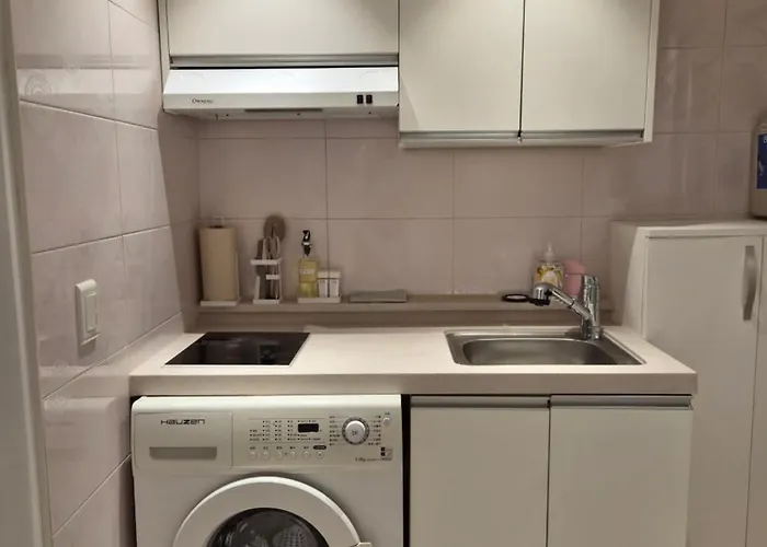 1-minute Walk From Ktx Station, Ultra-close To The Station, Cozy Accommodation, Luggage Storage, Haeon Bed and breakfast
