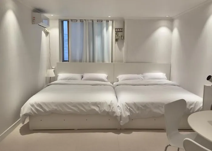 1-minute Walk From Ktx Station, Ultra-close To The Station, Cozy Accommodation, Luggage Storage, Haeon Bed and breakfast *
