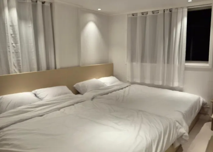 1-minute Walk From Ktx Station, Ultra-close To The Station, Cozy Accommodation, Luggage Storage, Haeon Bed and breakfast