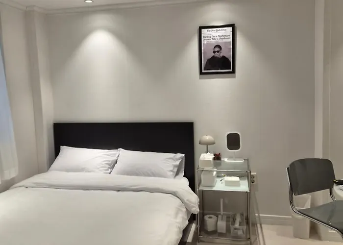 1-minute Walk From Ktx Station, Ultra-close To The Station, Cozy Accommodation, Luggage Storage, Haeon Bed and breakfast *