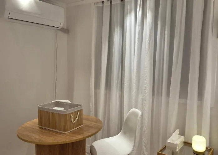 1-minute Walk From Ktx Station, Ultra-close To The Station, Cozy Accommodation, Luggage Storage, Haeon Bed and breakfast Ciudad Metropolitana de Busan