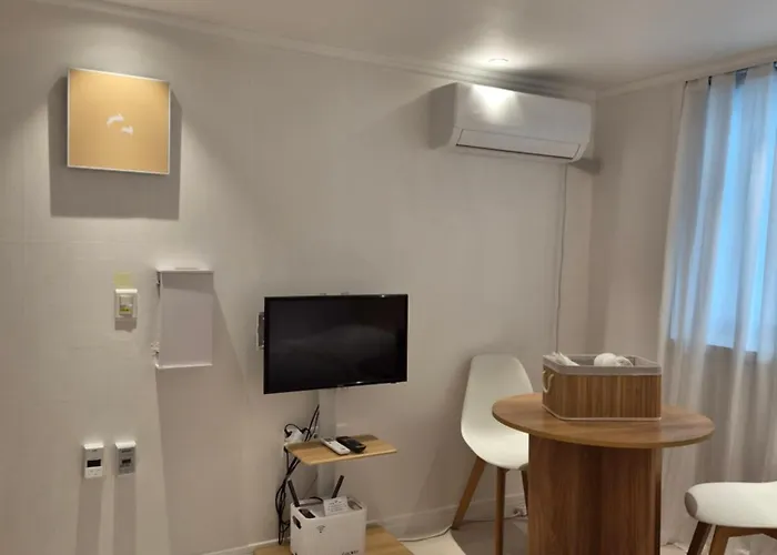 1-minute Walk From Ktx Station, Ultra-close To The Station, Cozy Accommodation, Luggage Storage, Haeon Bed and breakfast