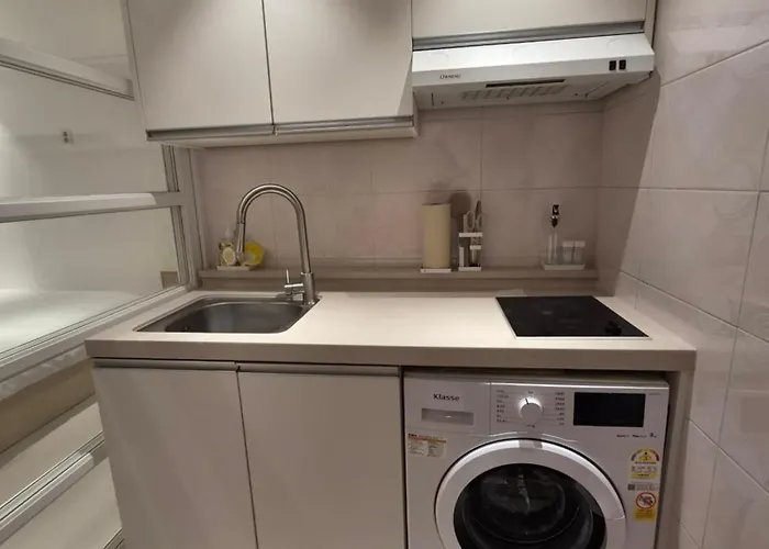 1-minute Walk From Ktx Station, Ultra-close To The Station, Cozy Accommodation, Luggage Storage, Haeon *