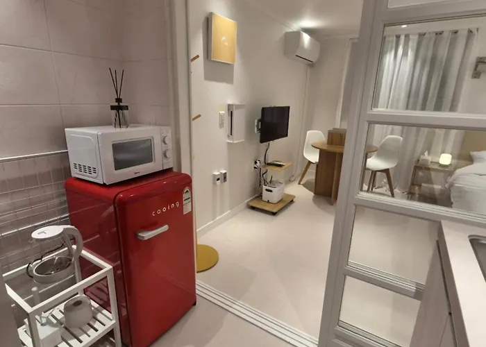 1-minute Walk From Ktx Station, Ultra-close To The Station, Cozy Accommodation, Luggage Storage, Haeon * Ciudad Metropolitana de Busan