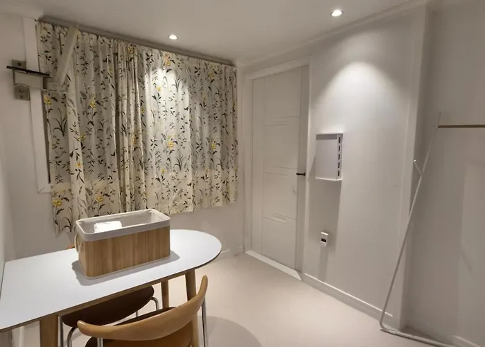 Bed and breakfast 1-minute Walk From Ktx Station, Ultra-close To The Station, Cozy Accommodation, Luggage Storage, Haeon *